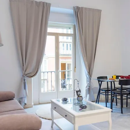 Acogedor Apartamento En Pleno Centro De By Sharingco *