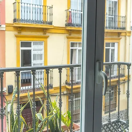 Apartment Acogedor Apartamento En Pleno Centro De By Sharingco Malaga