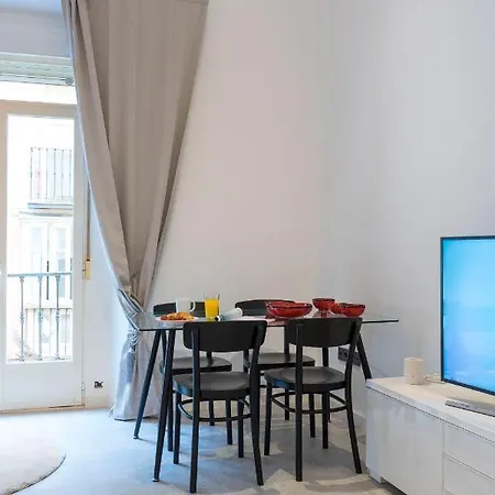 Acogedor Apartamento En Pleno Centro De By Sharingco